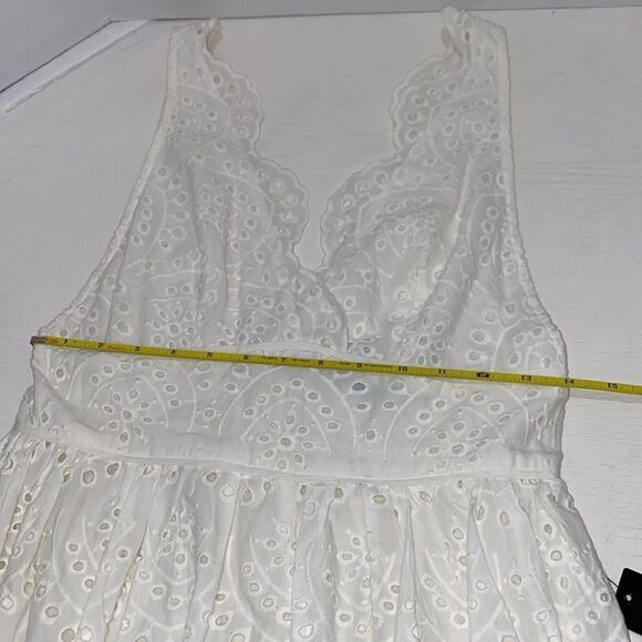 Lulu's Splendid White Eyelet Lace Maxi Dress Size Small New With Tags MSRP $89 - Picture 13 of 17